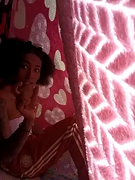 Snapshot of juliethdiamond chatting on 08/06/26, 04:53 juliethdiamond online show from 08/06/26, 04:53