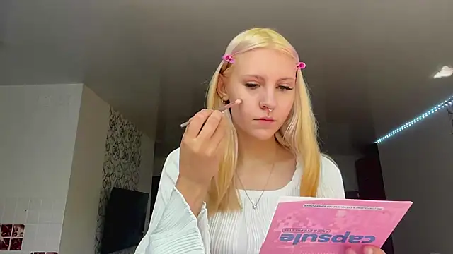 LanaLivee online show from 07/15/26, 10:09