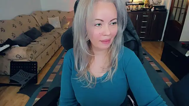 Snapshot of WhitneyLynn chatting on 01/07/25, 04:29 WhitneyLynn online show from 01/07/25, 04:29