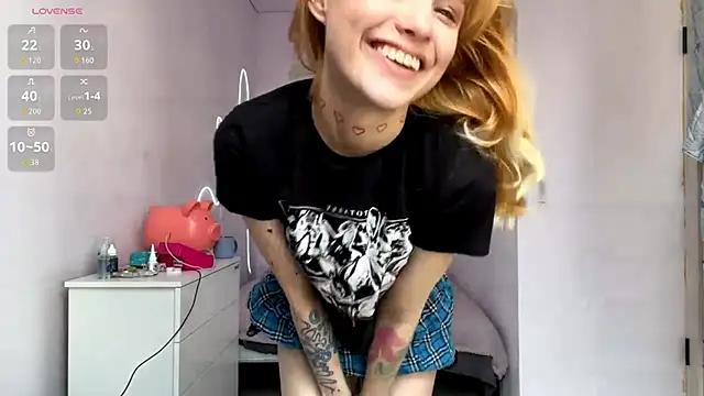 Snapshot of Lili_pup chatting on 07/17/26, 09:27 Lili pup online show from 07/17/26, 09:27