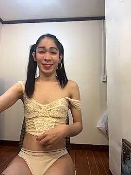 Snapshot of YourTSLovely chatting on 11/05/25, 08:36 YourTSLovely online show from 11/05/25, 08:36