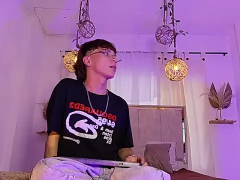 Xander Grey online show from 07/17/26, 07:52