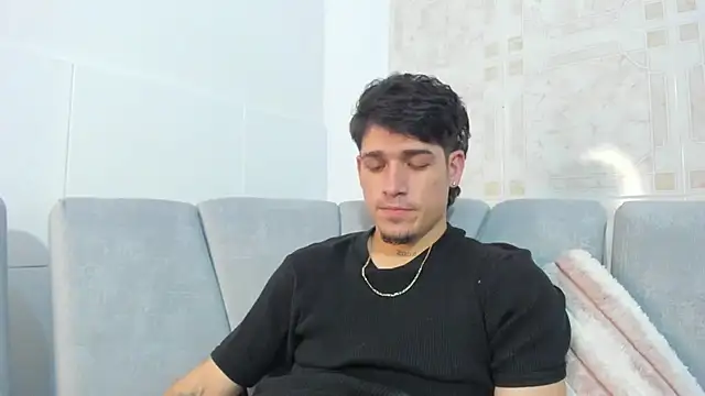 leandro coper online show from 07/17/26, 10:47