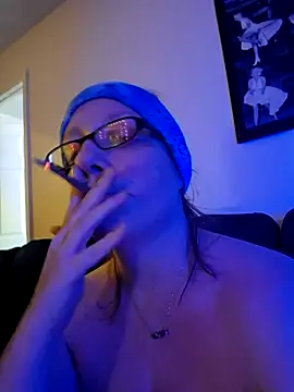 Snapshot of XxMs_StarzxX chatting on 09/17/25, 03:19 XxMs StarzxX online show from 09/17/25, 03:19