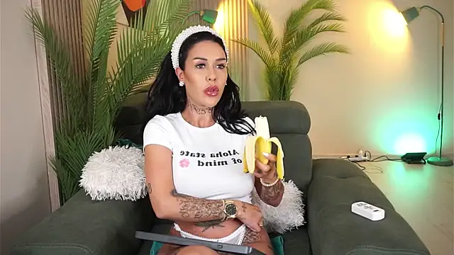NyraNoble online show from 07/25/26, 07:00