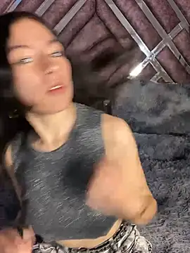 NohaBrooks Pink online show from 07/27/26, 12:23