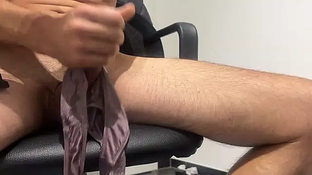 swissboy22 online show from 10/21/25, 08:15