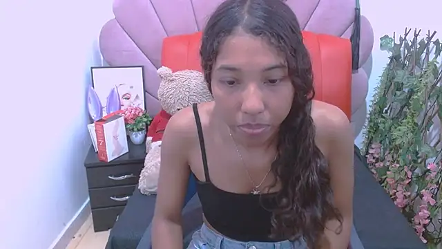Snapshot of Scarlet_Rose18 chatting on 07/20/26, 01:46 Scarlet Rose18 online show from 07/20/26, 01:46