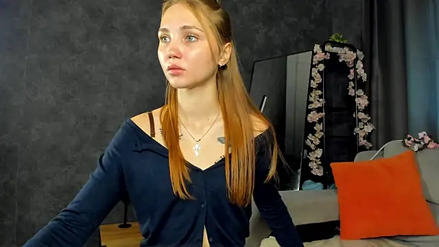 Snapshot of Princess__Lily chatting on 08/03/26, 02:43 Princess Lily online show from 08/03/26, 02:43