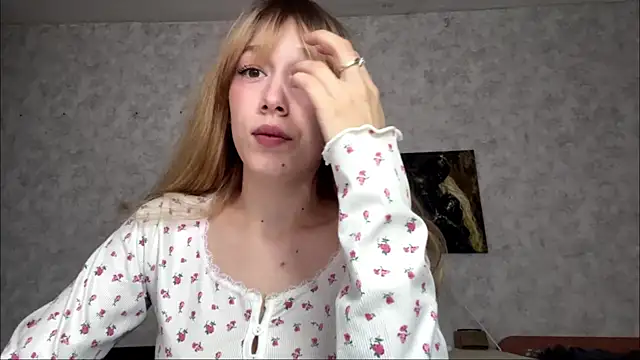 Snapshot of AriaFlyFerrari chatting on 07/22/26, 07:00 AriaFlyFerrari online show from 07/22/26, 07:00
