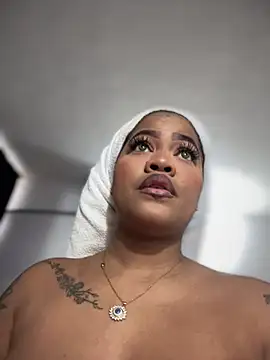 Snapshot of riri_brunnete chatting on 01/25/25, 12:37 riri brunnete online show from 01/25/25, 12:37