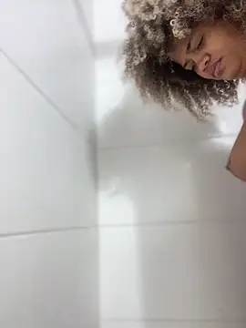 Snapshot of riri_brunnete chatting on 02/08/25, 12:50 riri brunnete online show from 02/08/25, 12:50