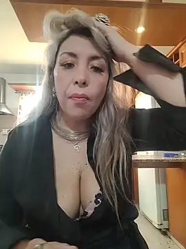 Snapshot of Aldana2015 chatting on 08/07/26, 06:54 Aldana2015 online show from 08/07/26, 06:54