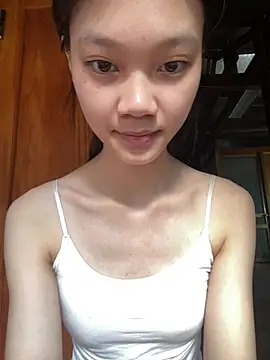 Snapshot of Li-Li12 chatting on 07/23/26, 10:24 Li-Li12 online show from 07/23/26, 10:24