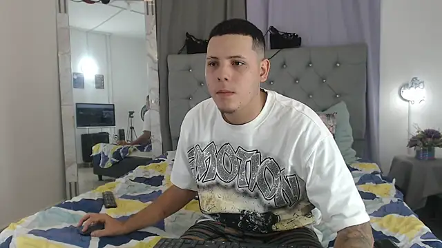 Snapshot of AnthoonyReyes chatting on 07/25/26, 02:36 AnthoonyReyes online show from 07/25/26, 02:36