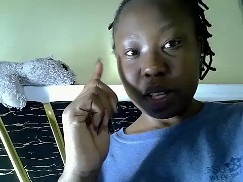 Snapshot of Misslovvie chatting on 07/25/26, 08:28 Misslovvie online show from 07/25/26, 08:28