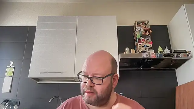 theitalianbear online show from 05/18/26, 07:25
