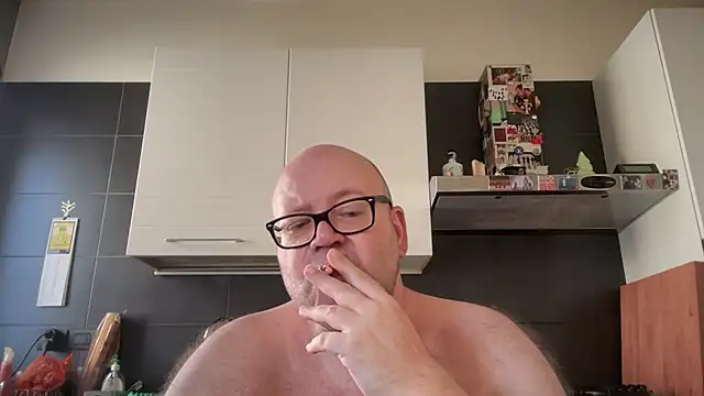 Snapshot of theitalianbear chatting on 06/23/26, 04:27 theitalianbear online show from 06/23/26, 04:27