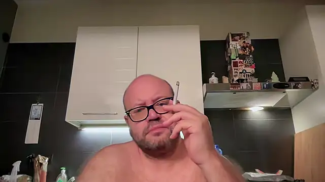 Snapshot of theitalianbear chatting on 07/07/26, 12:46 theitalianbear online show from 07/07/26, 12:46