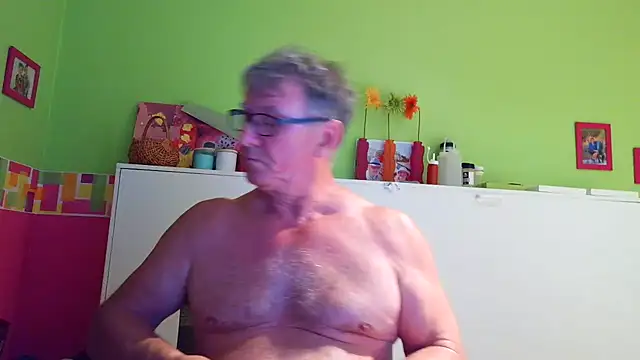 Snapshot of capitaine111 chatting on 08/01/26, 01:27 capitaine111 online show from 08/01/26, 01:27