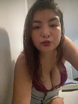 Snapshot of SofiaDinamita chatting on 08/04/26, 04:42 SofiaDinamita online show from 08/04/26, 04:42