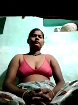 Snapshot of Aaradhya_sharmaa chatting on 08/07/26, 05:26 Aaradhya sharmaa online show from 08/07/26, 05:26