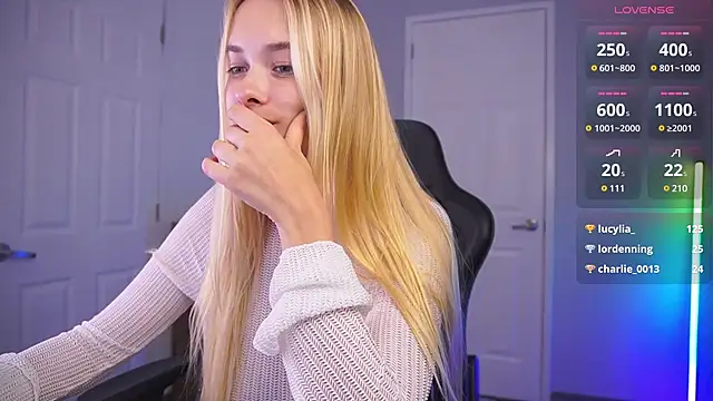 DanikaDillan online show from 12/27/24, 04:26