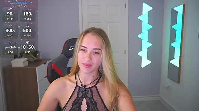Snapshot of DanikaDillan chatting on 07/17/26, 12:50 DanikaDillan online show from 07/17/26, 12:50