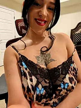 Snapshot of LyannaGardner chatting on 08/02/26, 01:26 LyannaGardner online show from 08/02/26, 01:26
