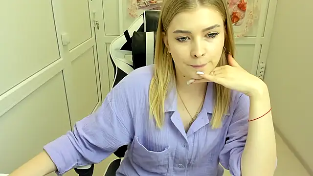 BrielleStorm online show from 08/05/26, 06:05