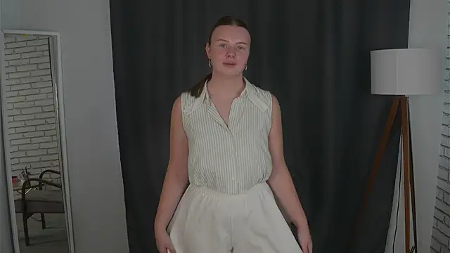 IsobelBoderick online show from 08/05/26, 05:21