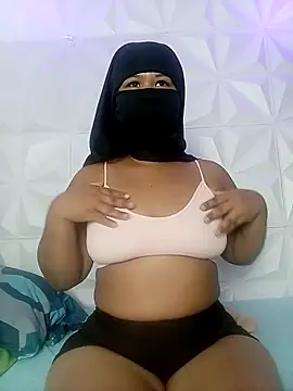Snapshot of DALILAA_CURVY chatting on 08/04/26, 09:50 DALILAA CURVY online show from 08/04/26, 09:50
