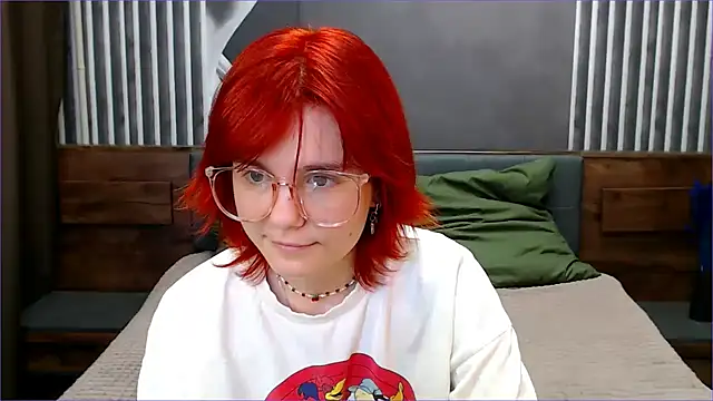 Avrora Vance online show from 08/05/26, 05:43