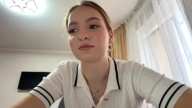 Snapshot of YolondaCrincoli chatting on 08/05/26, 12:19 YolondaCrincoli online show from 08/05/26, 12:19