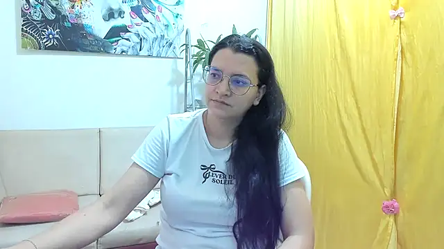 Snapshot of MARILYN_GARCIA chatting on 07/04/26, 10:05 MARILYN GARCIA online show from 07/04/26, 10:05