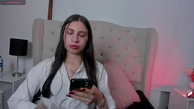 EmmillyQueen online show from 08/07/26, 03:08