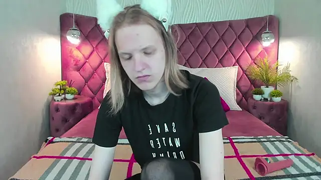  Veliar  online show from 08/09/26, 12:10