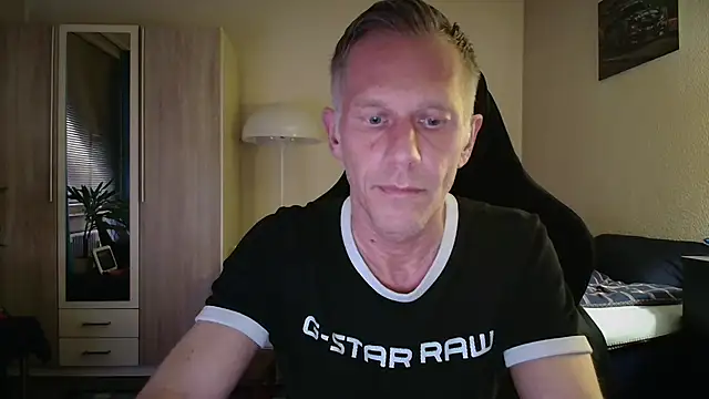 Snapshot of slaveboy2016@xh chatting on 06/07/26, 08:23 slaveboy2016xh online show from 06/07/26, 08:23