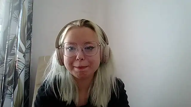 Snapshot of MaddieTeen chatting on 08/09/26, 09:25 MaddieTeen online show from 08/09/26, 09:25