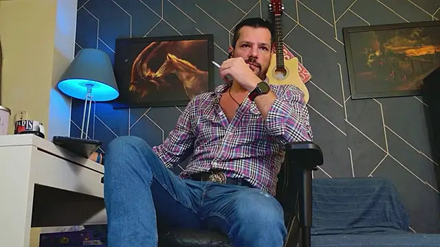 ChrisKox online show from 10/20/25, 04:13