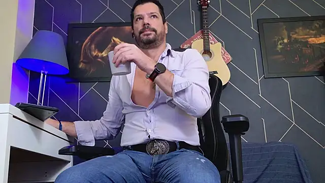 ChrisKox online show from 11/17/25, 04:18