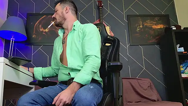 ChrisKox online show from 12/05/25, 05:49