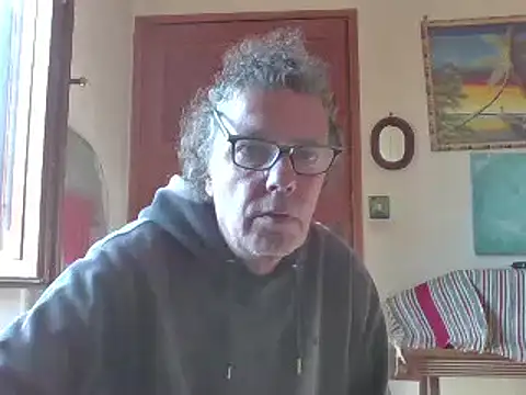 Snapshot of gianlux128bis chatting on 02/04/25, 12:00 gianlux128bis online show from 02/04/25, 12:00