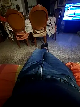 Snapshot of gianlux128bis chatting on 09/21/25, 07:37 gianlux128bis online show from 09/21/25, 07:37