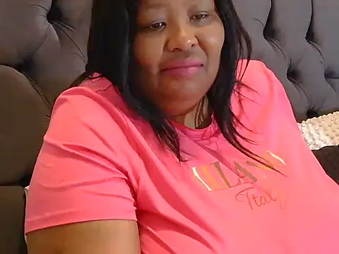 Snapshot of nancy111 chatting on 10/24/25, 02:19 nancy111 online show from 10/24/25, 02:19