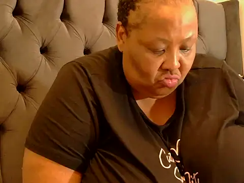 Snapshot of nancy111 chatting on 10/27/25, 02:54 nancy111 online show from 10/27/25, 02:54