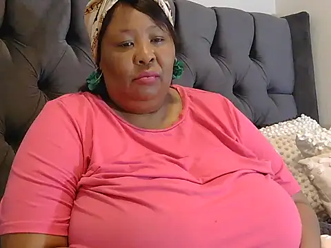 Snapshot of nancy111 chatting on 11/12/25, 03:45 nancy111 online show from 11/12/25, 03:45