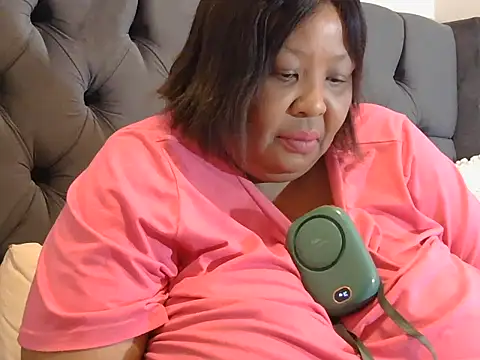 Snapshot of nancy111 chatting on 11/13/25, 03:55 nancy111 online show from 11/13/25, 03:55