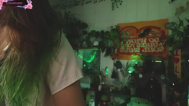 Dead Butterfly online show from 11/02/25, 04:26