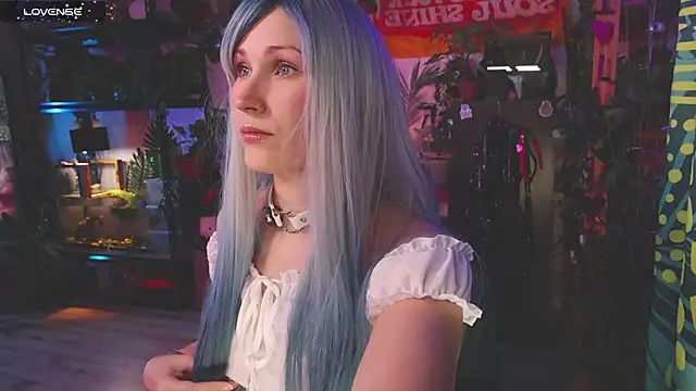 Dead Butterfly online show from 12/22/25, 03:58